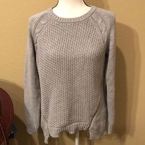 ❄️ LN Michael Kors brand women’s long sleeve sweater with zippers on front